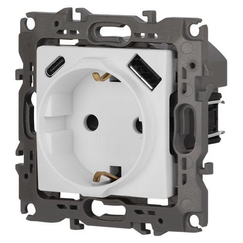 Розетка Серия 12 12-4108-01М 2P+E 16A-250В со шторками с USB type-A+C 5В-3А белый матовый | код Б0067711 | ЭРА фото 5 Розетка Серия 12 12-4108-01М 2P+E 16A-250В со шторками с USB type-A+C 5В-3А белый матовый | код Б0067711 | ЭРА фото 5