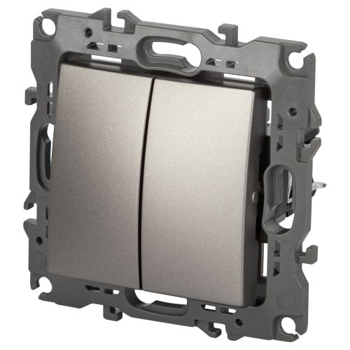 Переключатель перекрестный Серия 12 12-1112-16 двойной, 10АХ-250В, титан | код Б0065693 | ЭРА фото 3 Переключатель перекрестный Серия 12 12-1112-16 двойной, 10АХ-250В, титан | код Б0065693 | ЭРА фото 3