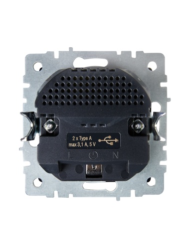 Розетка BRITE РЮш10-2-БрЧ 16А с USB A+A 3.1А с заземл. защ. шторки черн. | код. BR-R14-16-U21-D31-K02 | IEK фото 5