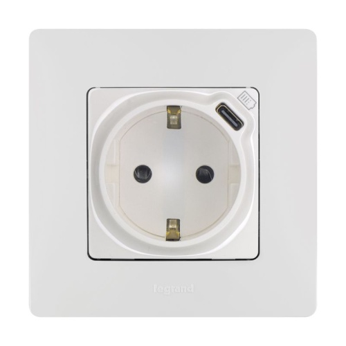 Розетка с заземлением с USB тип C - Etika - со шторками 16А 250В 1500мА 7,5Вт безвинтовые зажимы - белая | код 672288 | Legrand фото 3