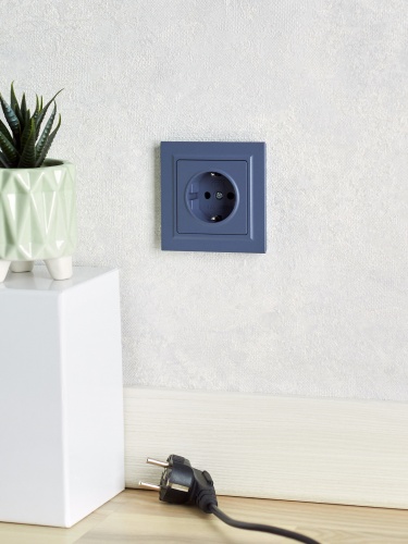 BRITE Розетка 1-местная с заземлением без защитных шторок 16А РС11-1-0-БрМ маренго | код BR-R11-16-K35 | IEK фото 4