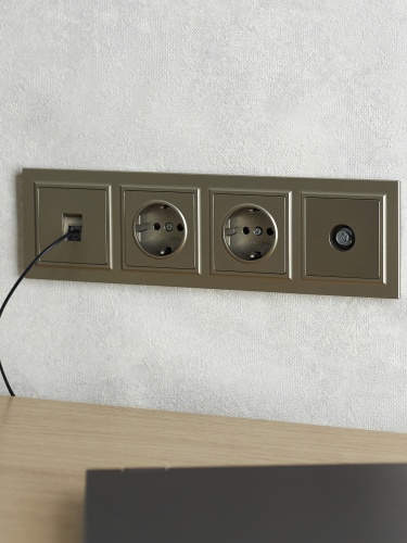 BRITE Рамка 4-местная РУ-4-БрШ шампань | код BR-M42-K37 | IEK фото 4