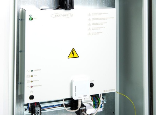 Источник бесперебойного питания ИБП 220В 1000ВА синусоида 2 АКБ уличный SKAT SMART UPS-1000 IP65 SNMP Wi-Fi | код 988 | БАСТИОН фото 3 Источник бесперебойного питания ИБП 220В 1000ВА синусоида 2 АКБ уличный SKAT SMART UPS-1000 IP65 SNMP Wi-Fi | код 988 | БАСТИОН фото 3