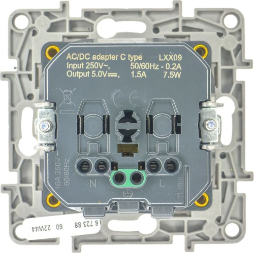 Розетка с заземлением с USB тип C - Etika - со шторками 16А 250В 1500мА 7,5Вт безвинтовые зажимы - слоновая кость | код 672388 | Legrand фото 2 Розетка с заземлением с USB тип C - Etika - со шторками 16А 250В 1500мА 7,5Вт безвинтовые зажимы - слоновая кость | код 672388 | Legrand фото 2