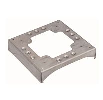 Connect Цоколь для соединитель напольного кабель-каналала с 3 перфорациями 85x18мм и 1 вырезом 130х18мм алюминий | код KTA813-8 | Simon