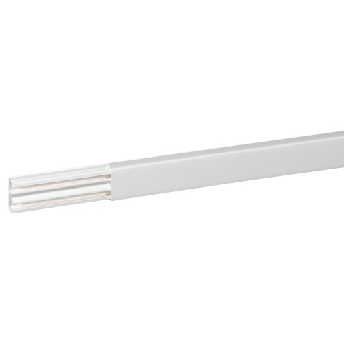 Мини-плинтус DLPlus - 40x16 мм - 2 отделения - длина 2,1 м - белый | код 030021 | Legrand