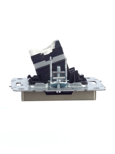 BRITE Розетка компьютерная RJ45 кат.5E РК10-БрШ шампань | код BR-K10-1-K37 | IEK фото 5