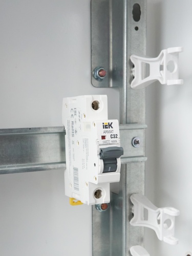 ARMAT Автоматический выключатель M06N 1P C 32А | код AR-M06N-1-C032 | IEK фото 7 ARMAT Автоматический выключатель M06N 1P C 32А | код AR-M06N-1-C032 | IEK фото 7