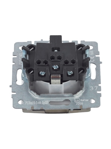 BRITE Розетка 1-местная с заземлением с защитными шторками и крышкой 16А IP44 РСбш10-3-44-БрШ шампань | код BR-R16-16-44-K37 | IEK фото 6