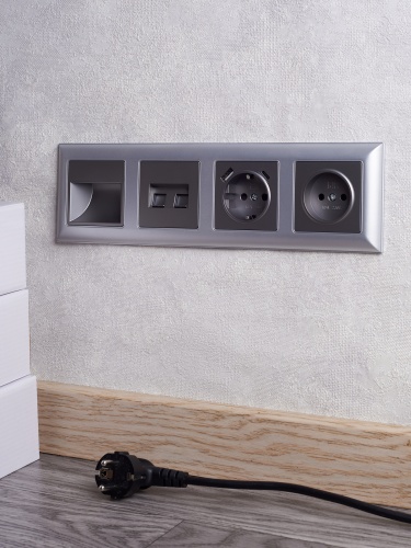 Рамка 4-м BRITE РУ-4-Бр алюм./алюм. | код BR-M42-12-K47 | IEK фото 4