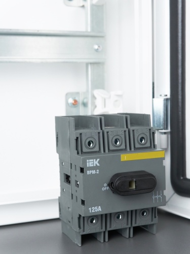 Выключатель-разъединитель модульный ВРМ-2 3P 125А | код MVR20-3-125 | IEK фото 2