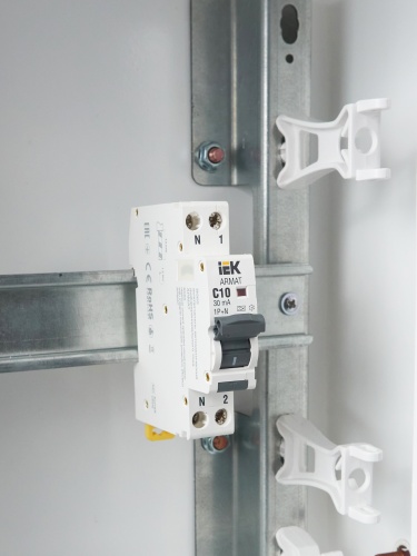 ARMAT Автоматический выключатель дифференциального тока B06S 1P+NP C10 30мА тип A (18мм) | код AR-B06S-1N-C10A030 | IEK  фото 5