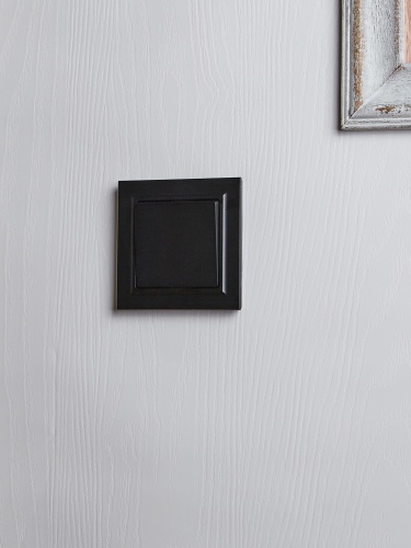 BRITE Выключатель 1-клавишный проходной 10А ВС10-1-6-БрЧ черный | код BR-V12-0-10-K02 | IEK фото 4 BRITE Выключатель 1-клавишный проходной 10А ВС10-1-6-БрЧ черный | код BR-V12-0-10-K02 | IEK фото 4