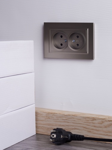 BRITE Роз. 2-я без з/к с з/ш 10А в сб. РСш12-2-БрШ шамп. IEK | код BR-R23-10-K37-F | IEK фото 4 BRITE Роз. 2-я без з/к с з/ш 10А в сб. РСш12-2-БрШ шамп. IEK | код BR-R23-10-K37-F | IEK фото 4