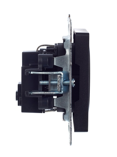 BRITE Розетка 1-местная с заземлением с защитными шторками 16А РС14-1-0-БрЧ черный | код BR-R14-16-K02 | IEK фото 7