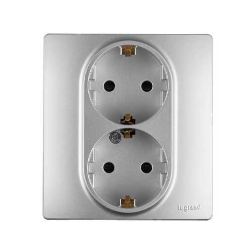 Розетка 2-местная с заземлением с защитными шторками 16А безвинтовое крепление в сборе алюминий INSPIRIA | код 673757 | IEK