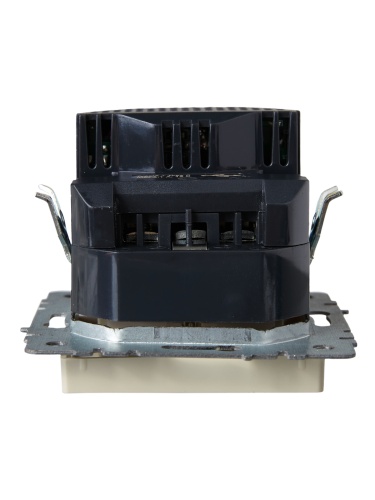 Розетка BRITE РЮш11-1-БрКр 16А с USB A+C 18Вт с заземл. защ. шторки беж. | код. BR-R14-16-U22-018-K10 | IEK фото 2 Розетка BRITE РЮш11-1-БрКр 16А с USB A+C 18Вт с заземл. защ. шторки беж. | код. BR-R14-16-U22-018-K10 | IEK фото 2