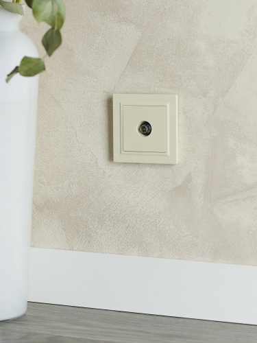 BRITE Розетка TV оконечная РТВ11-0-БрКр бежевый | код BR-A10-O-K10 | IEK фото 3