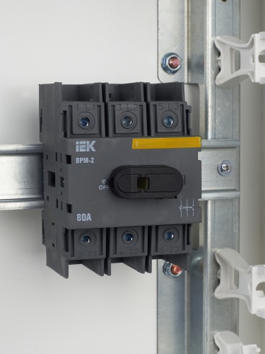Выключатель-разъединитель модульный ВРМ-2 3P 80А | код MVR20-3-080 | IEK фото 7