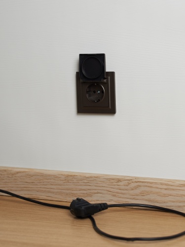 BRITE Розетка 1-местная с заземлением с защитными шторками и крышкой 16А IP44 РСбш10-3-44-БрТБ темная бронза | код BR-R16-16-44-K45 | IEK фото 5