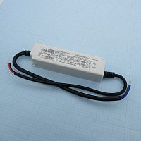 Источник питания AC-DC, 25Вт, вход 90…305В AC, 47…63Гц /127…431В DC, выход 36В/0.7А, ККМ, изоляция 3750В AC, IP67, в кожухе 148х40х32мм, -40…+70С | код LPF-25-36 | MeanWell