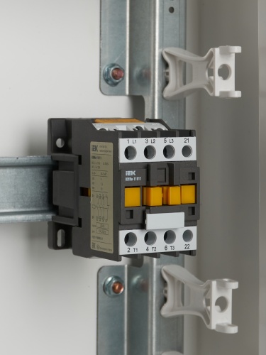 Контактор КМИе-11811 18А 230В/АС3 1НЗ | код KKME11-018-230-01 | IEK фото 2 Контактор КМИе-11811 18А 230В/АС3 1НЗ | код KKME11-018-230-01 | IEK фото 2